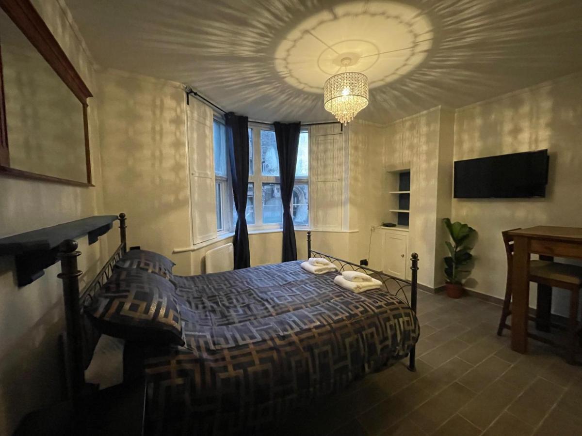 Gated Stunning Period Studio In Vibrant Bristol Exteriör bild